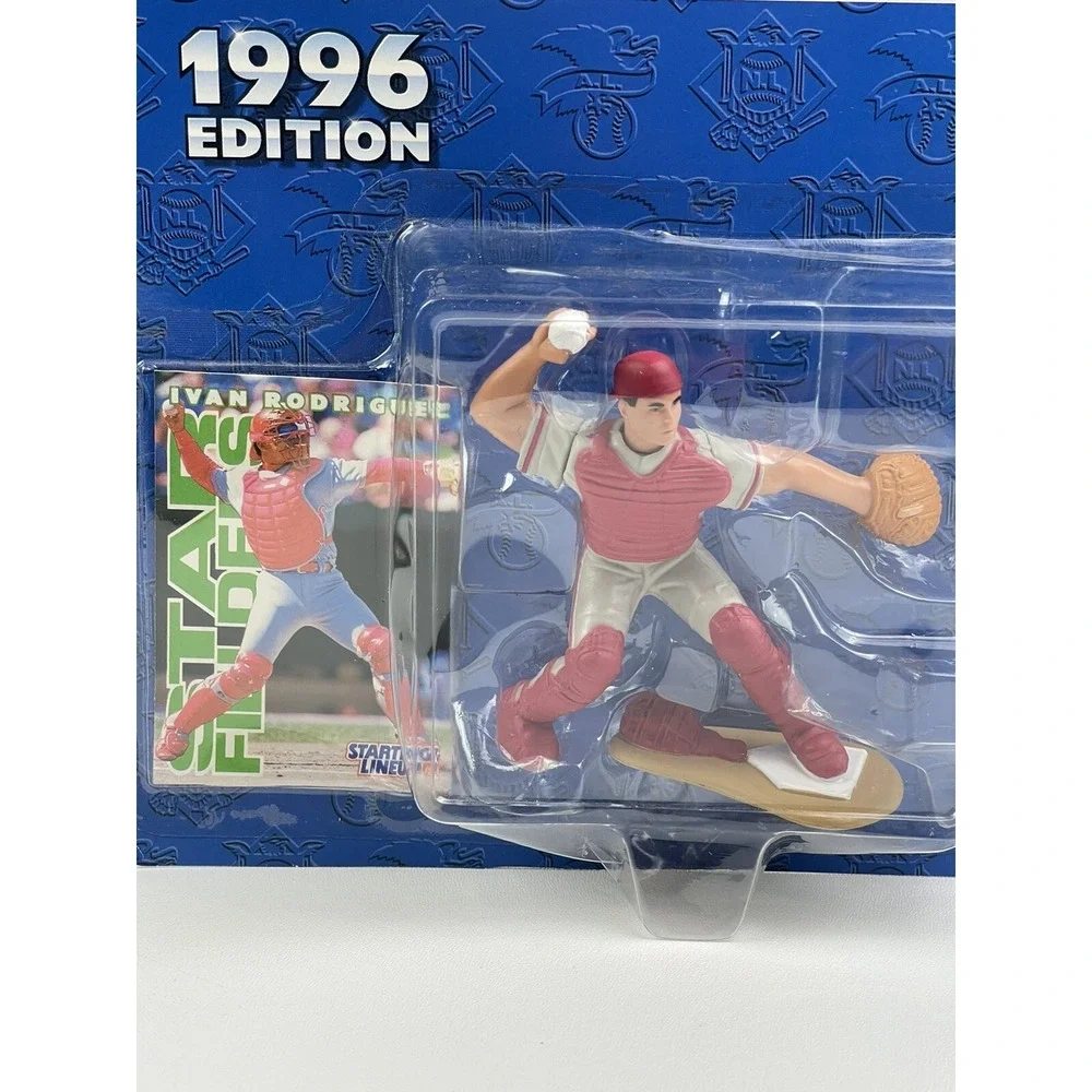 Starting Lineup Ivan Rodriguez 1996 Texas Rangers Figure and Card